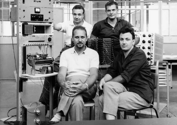 Il gruppo di tecnici della Olivetti che hanno creato la Programma 101